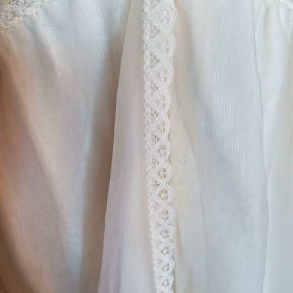Vintage White Short Nightgown, Button Front Medium Lace Shoulder 'Cape' Romantic - Picture 4 of 7